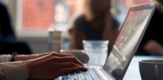 Какие языки программирования нужно знать, чтобы разрабатывать приложения под Android? Android